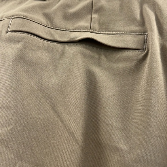 33. Lululemon Commission Classic-Fit Short 7” Warpstreme Khaki Outdoor - Picture 10 of 16